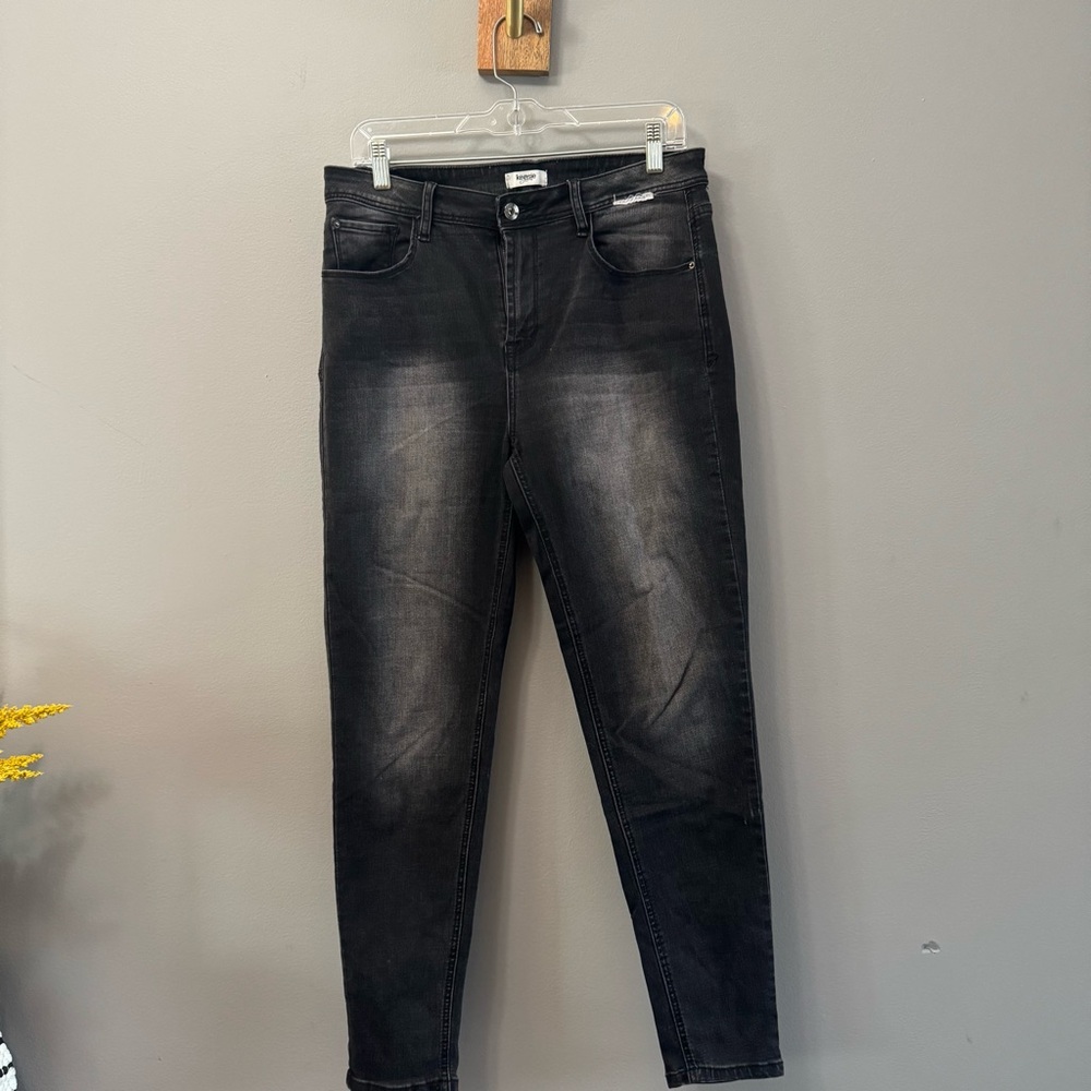 Kensie Women's Black stretchy Jeans Size 10/30